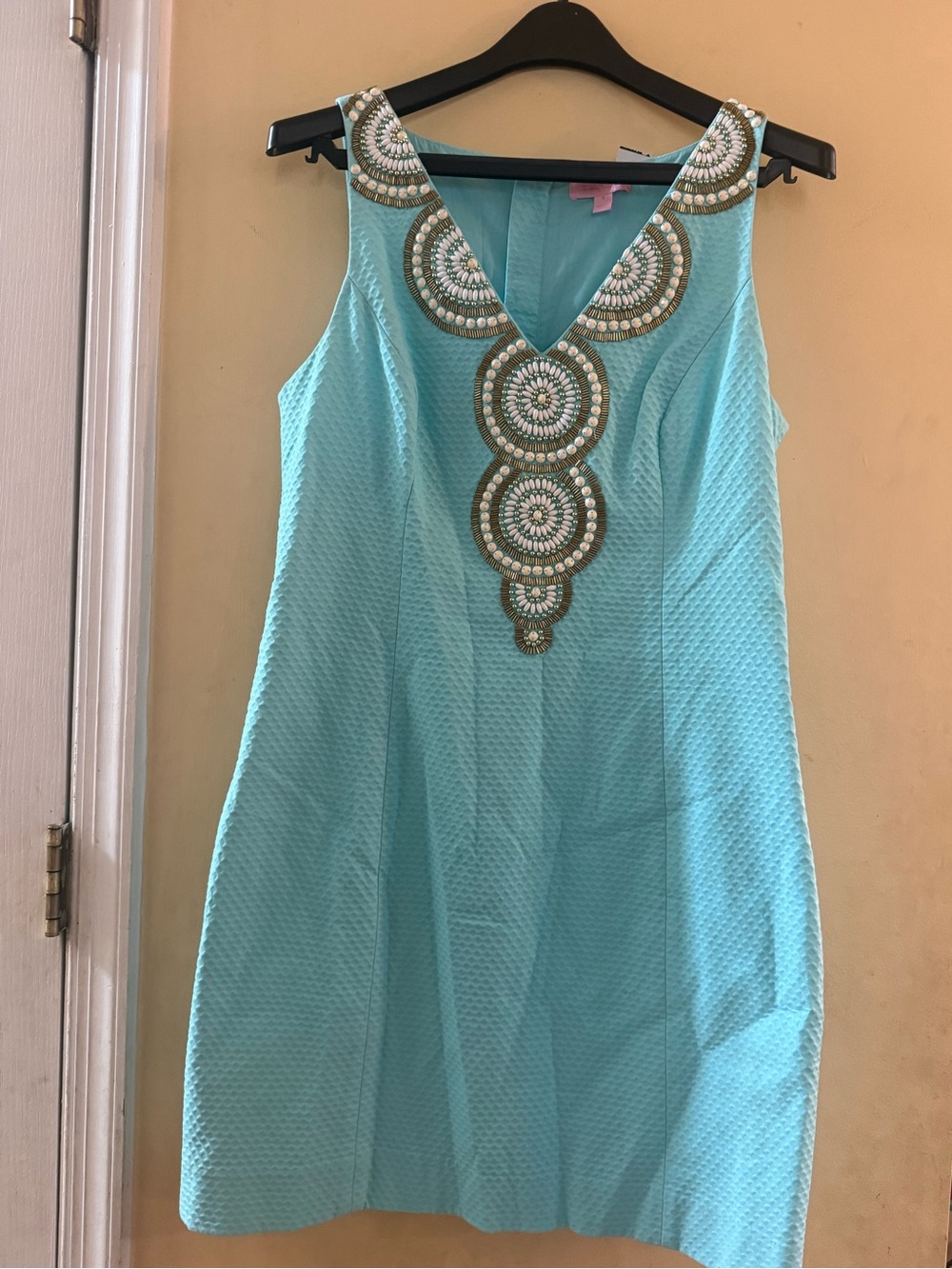 Lilly Pulitzer Gabby Shift Dress in Serene Blue
With Beaded V-Neck, sz 8